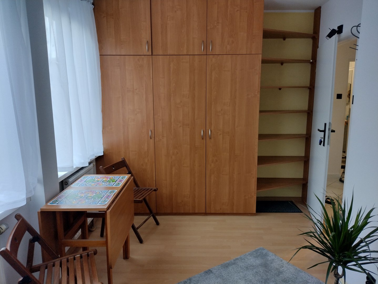 Pok&oacute;j ze wsp&oacute;lną kuchnią i wsp&oacute;lną łazienką Dolina 21/B