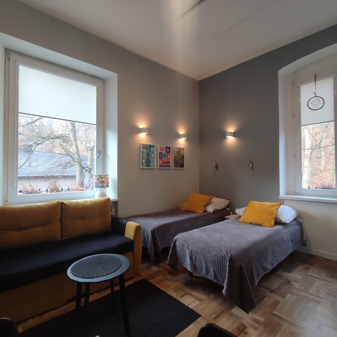 Apartament Krokus 2  (salon z aneksem kuchennym + sypialnia  + łazienka)